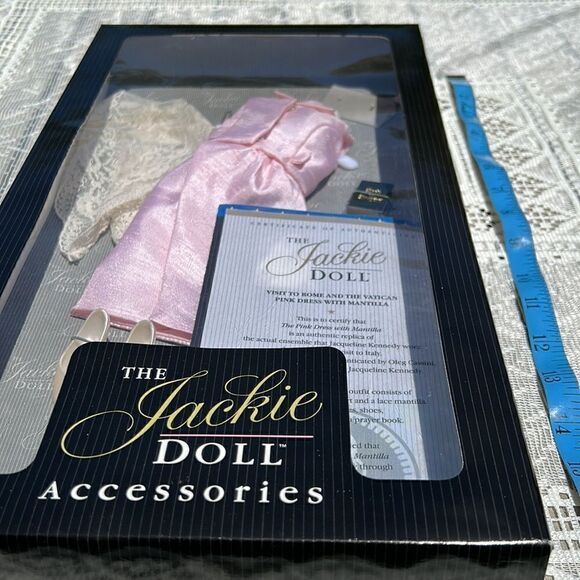 Oleg Cassini Pink Dress with Mantilla Visit to Rome & Vatican Book of Prayers - Picture 10 of 17